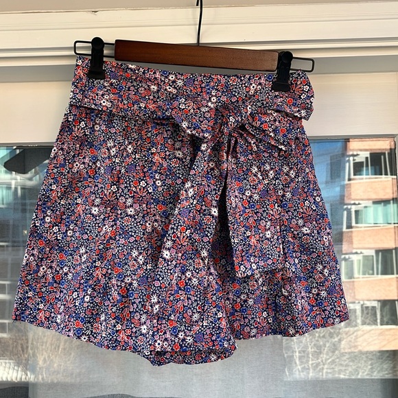 J Crew Liberty Tana Lawn Tie Waist Floral Shorts - Picture 4 of 9
